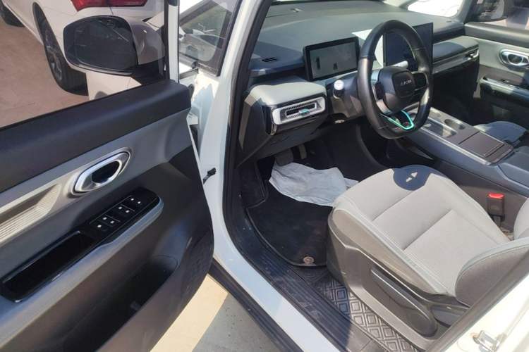 Used AION Y 2024 Younger Driver Seat