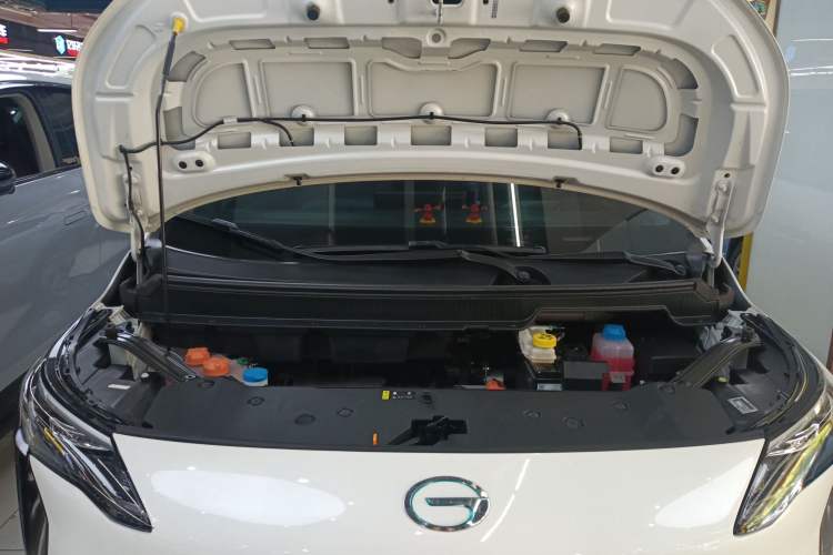 Used AION Y 2024 Younger Engine Bay