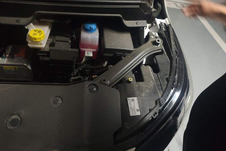 Used AION Y 2024 Plus 510 Intelligent Driving Version Engine Bay Left