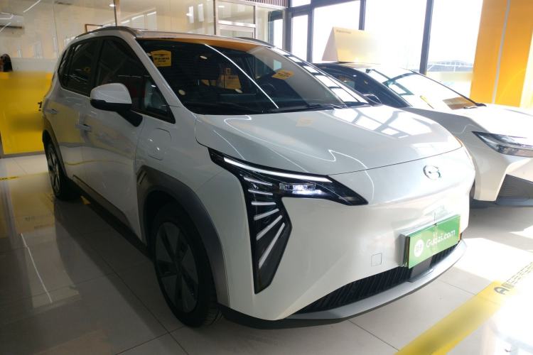Used AION Y 2024 Younger Exterior 1