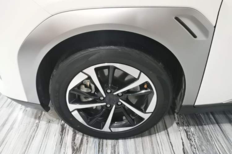 Used AION Y 2024 Younger Star Edition Exterior 1