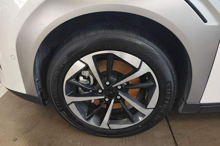 Used AION Y 2024 Plus 510 Intelligent Driving Version Exterior 4