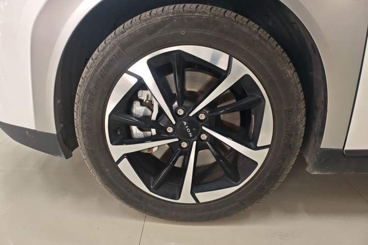 Used AION Y 2024 Plus 510 Intelligent Driving Version Exterior 4