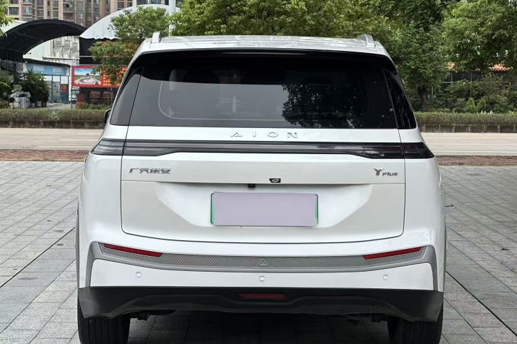 Used AION Y 2024 Younger Exterior 4
