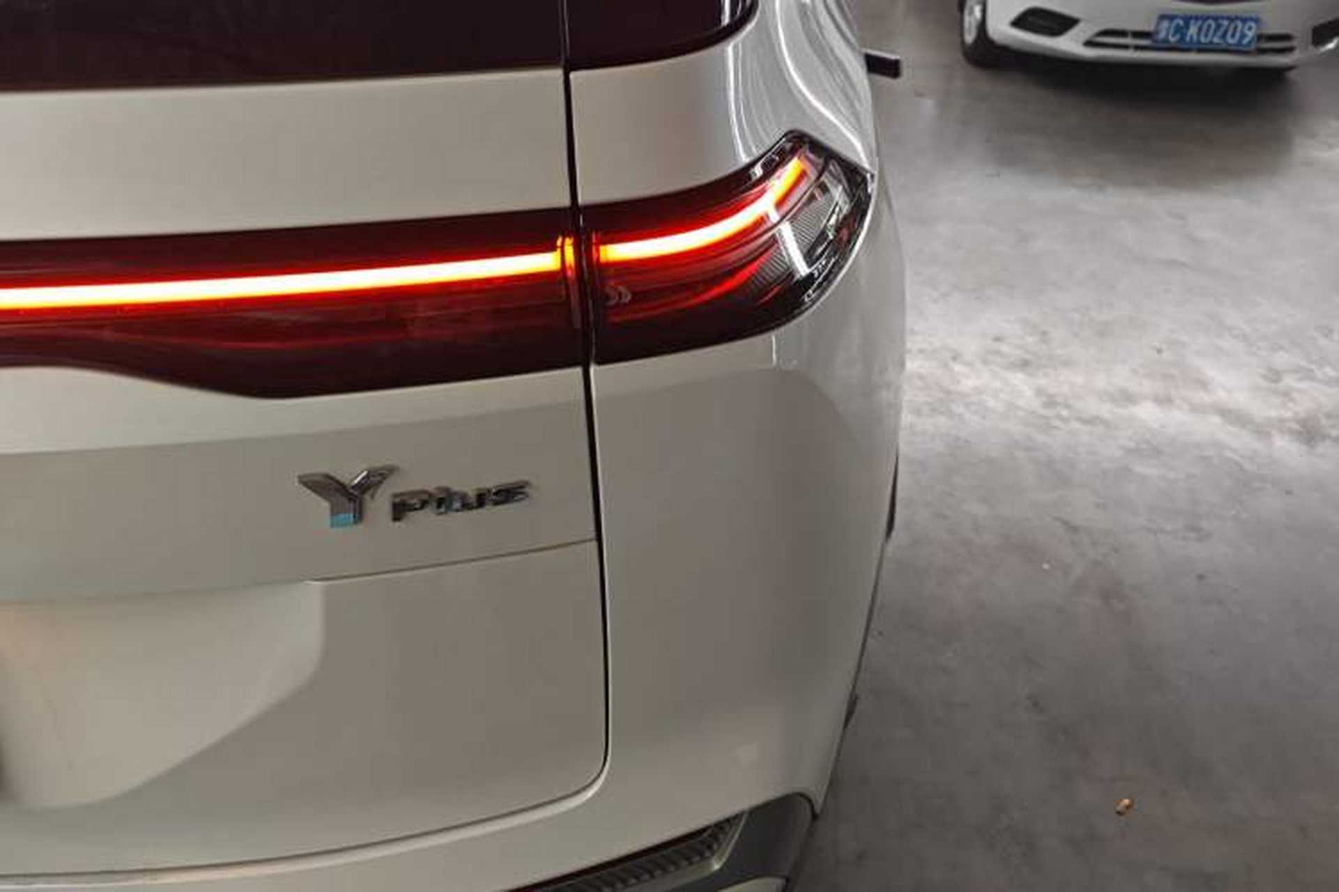Used AION Y 2024 Younger Exterior 6