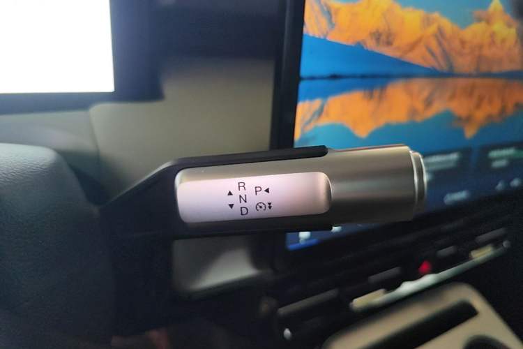 Used AION Y 2024 Plus 510 Intelligent Driving Version Gear Lever