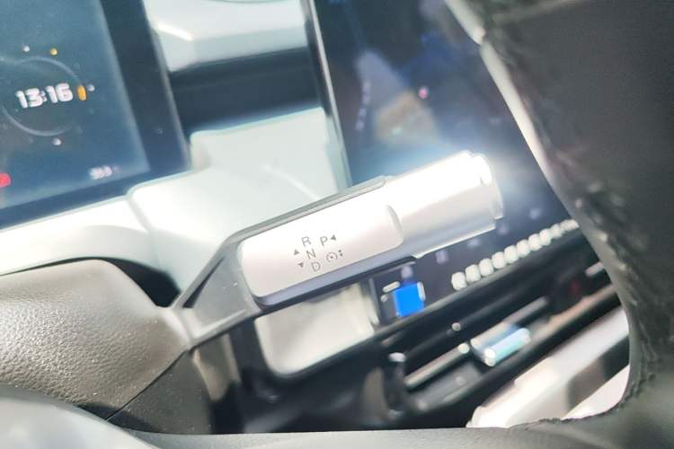 Used AION Y 2024 Plus 610 Intelligent Driving Version Gear Lever