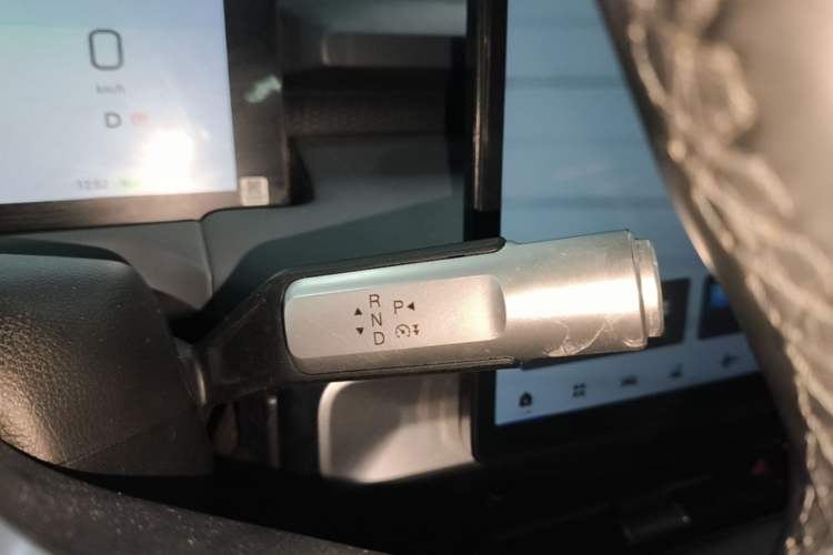 Used AION Y 2024 Plus 510 Intelligent Driving Version Gear Lever