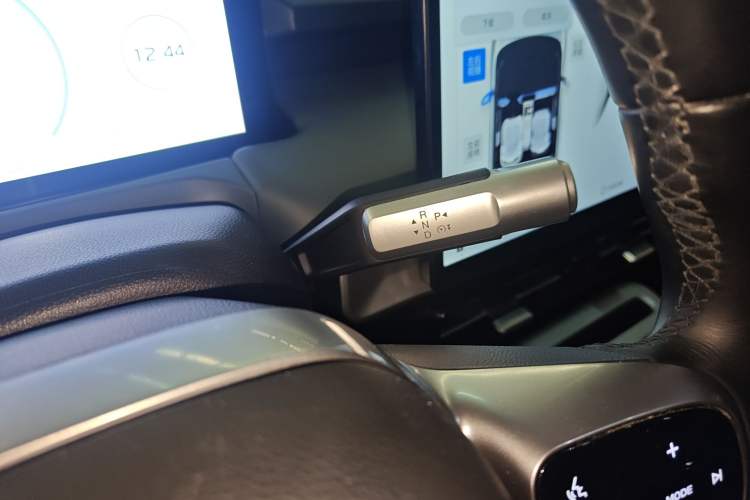 Used AION Y 2024 Plus 510 Intelligent Driving Version Gear Lever