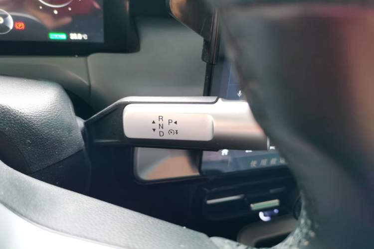 Used AION Y 2024 Plus 610 Intelligent Driving Version Gear Lever