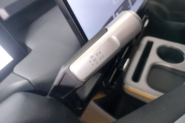 Used AION Y 2024 Younger Gear Lever