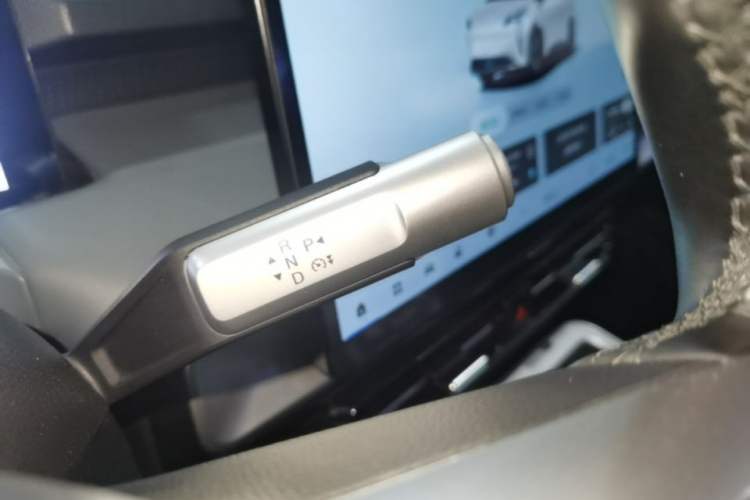 Used AION Y 2024 Younger Star Edition Gear Lever