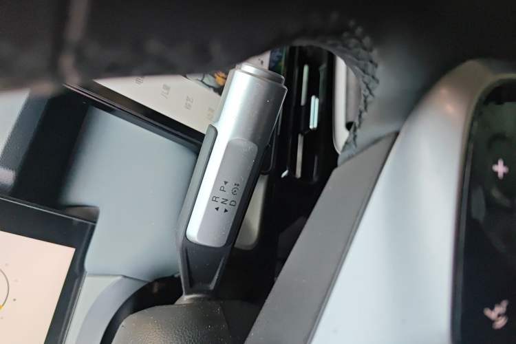 Used AION Y 2024 Plus 510 Intelligent Driving Version Gear Lever
