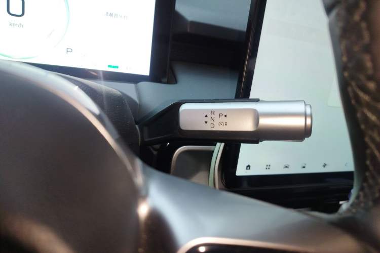 Used AION Y 2024 Younger Star Edition Gear Lever