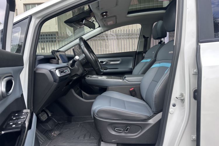 Used AION Y 2024 Younger Star Edition Interior 3