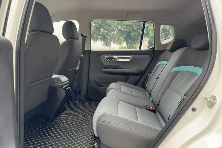 Used AION Y 2024 Younger Interior 3