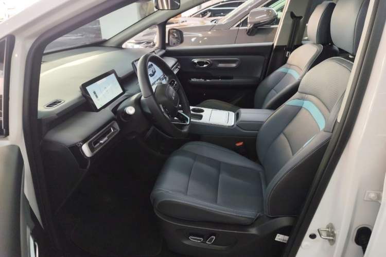 Used AION Y 2024 Plus 510 Intelligent Driving Version Interior 4