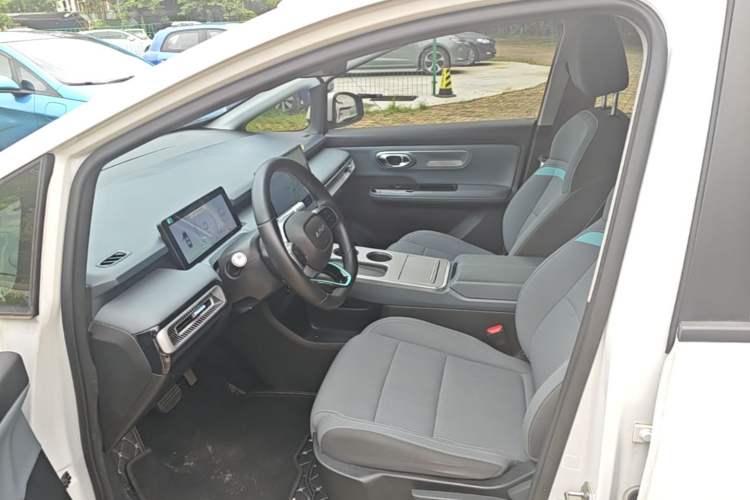 Used AION Y 2024 Younger Left Front Seat