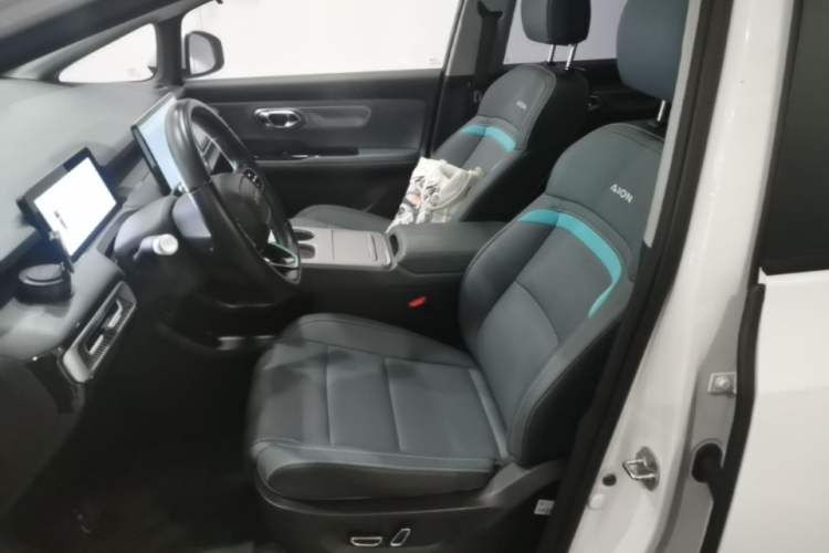 Used AION Y 2024 Younger Star Edition Left Front Seat