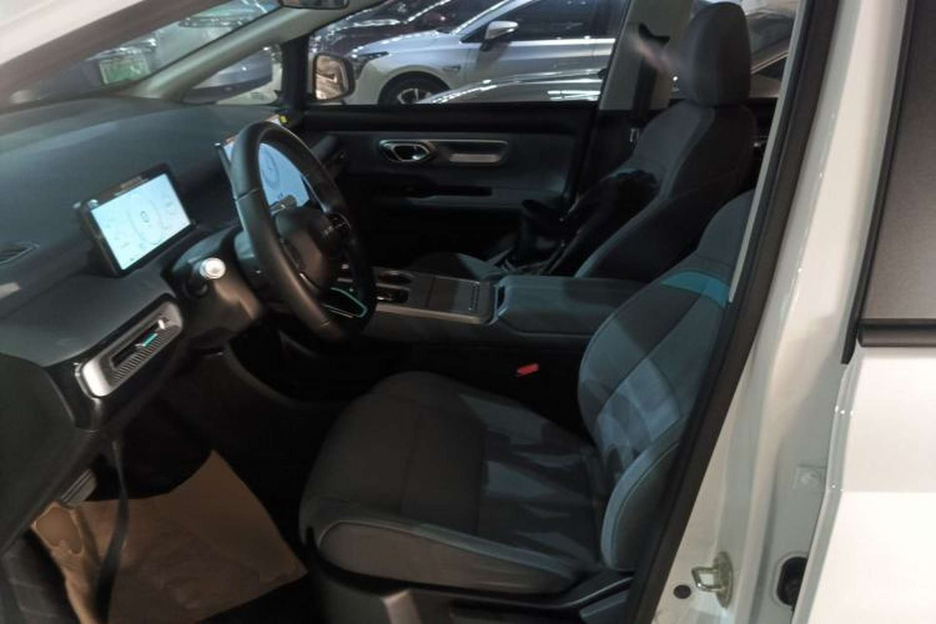 Used AION Y 2024 Younger Left Front Seat