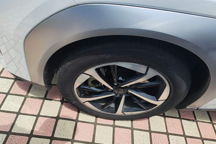 Used AION Y 2024 Plus 610 Intelligent Driving Version Left Front Wheel Hub