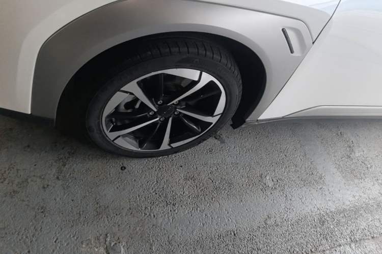 Used AION Y 2024 Plus 510 Intelligent Driving Version Left Front Wheel Hub