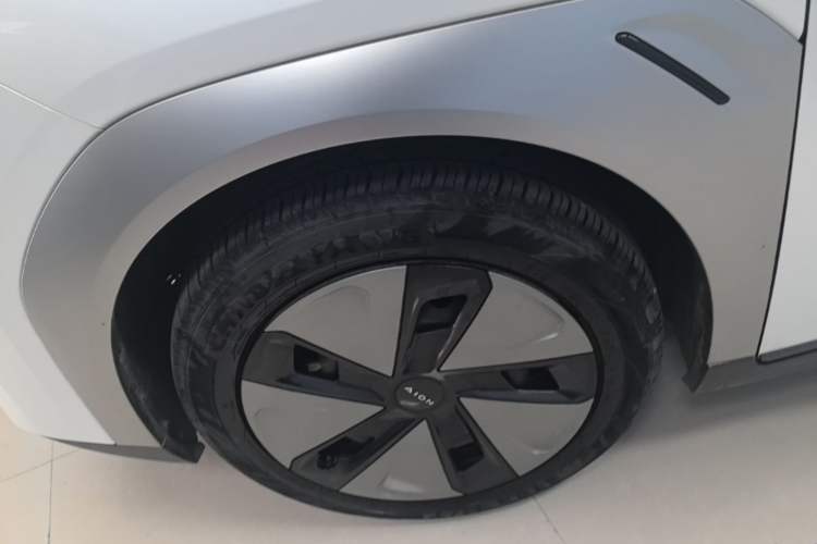 Used AION Y 2024 Younger Star Edition Left Front Wheel Hub