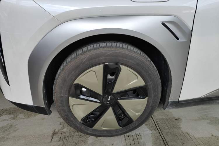 Used AION Y 2024 Plus 510 Intelligent Driving Version Left Front Wheel Hub