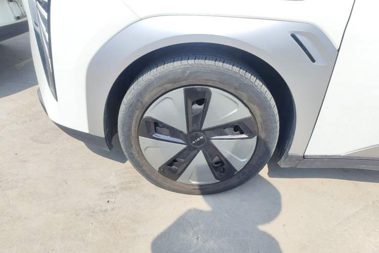 Used AION Y 2024 Younger Left Front Wheel Hub