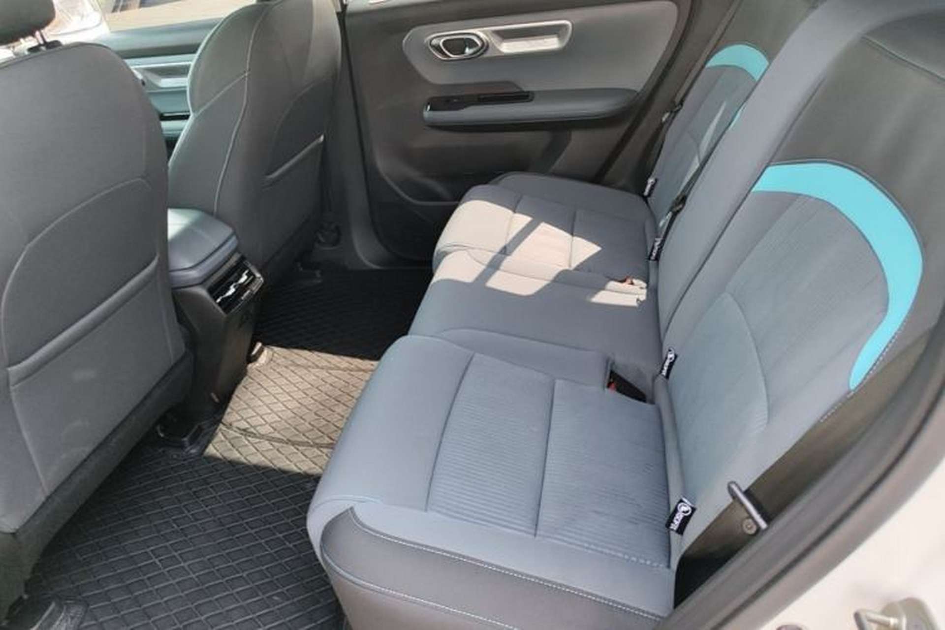 Used AION Y 2024 Younger Left Rear Seat