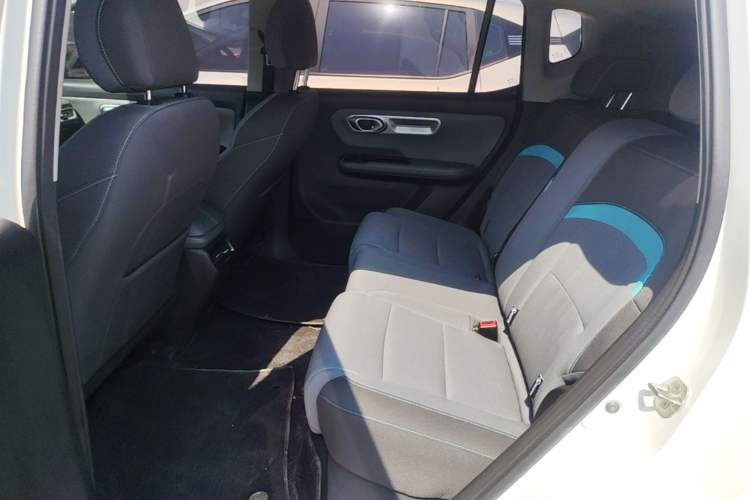 Used AION Y 2024 Younger Left Rear Seat