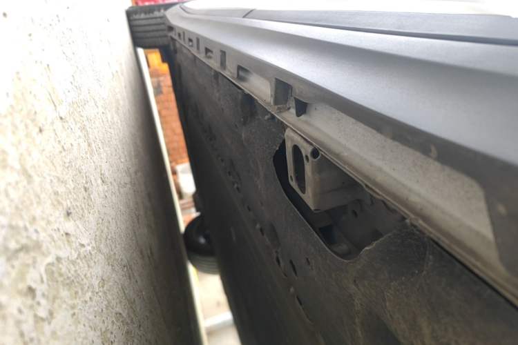Used AION Y 2024 Younger Left Side Sill