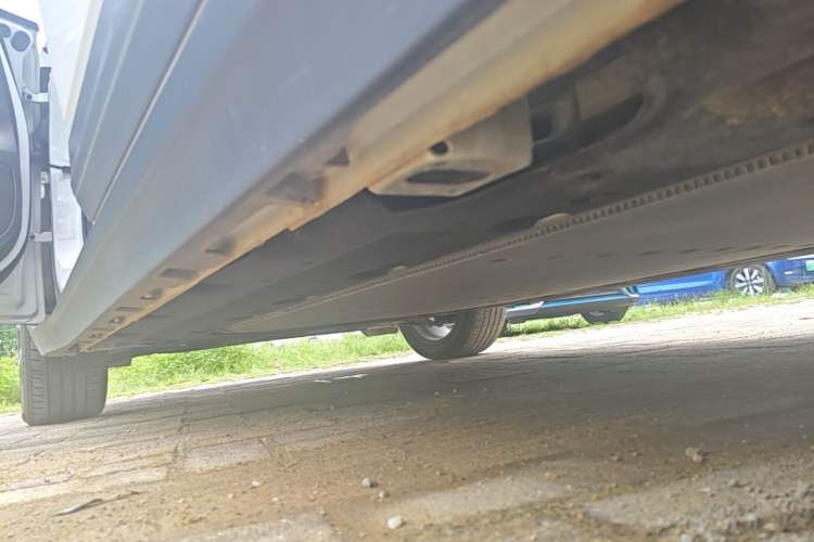 Used AION Y 2024 Younger Left Side Sill