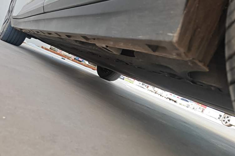 Used AION Y 2024 Younger Left Side Sill
