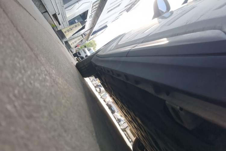Used AION Y 2024 Younger Left Side Sill