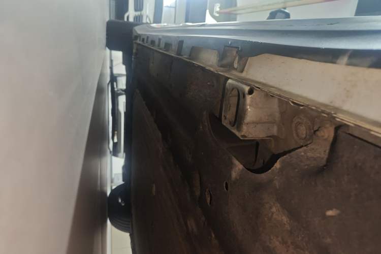 Used AION Y 2024 Younger Star Edition Left Side Sill