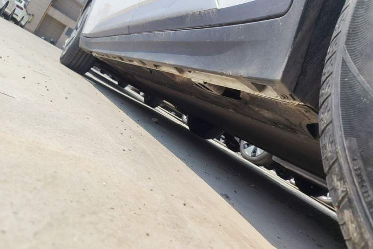 Used AION Y 2024 Younger Left Side Sill