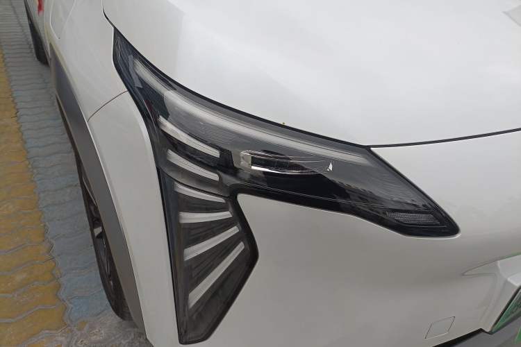 Used AION Y 2024 Plus 510 Intelligent Driving Version Right Front Headlight