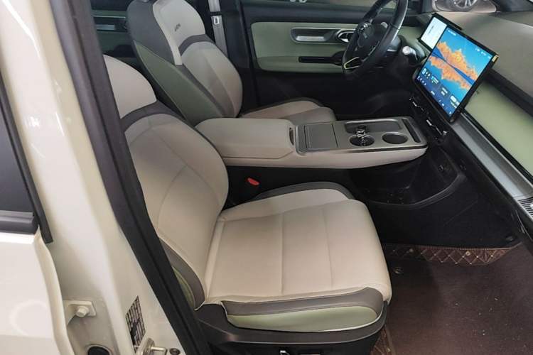 Used AION Y 2024 Plus 510 Intelligent Driving Version Right Front Seat