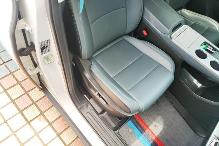 Used AION Y 2024 Plus 610 Intelligent Driving Version Right Front Seat