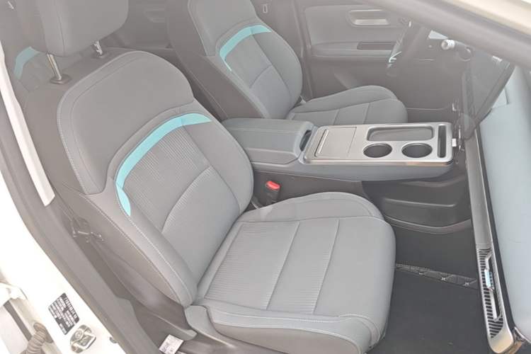 Used AION Y 2024 Younger Right Front Seat