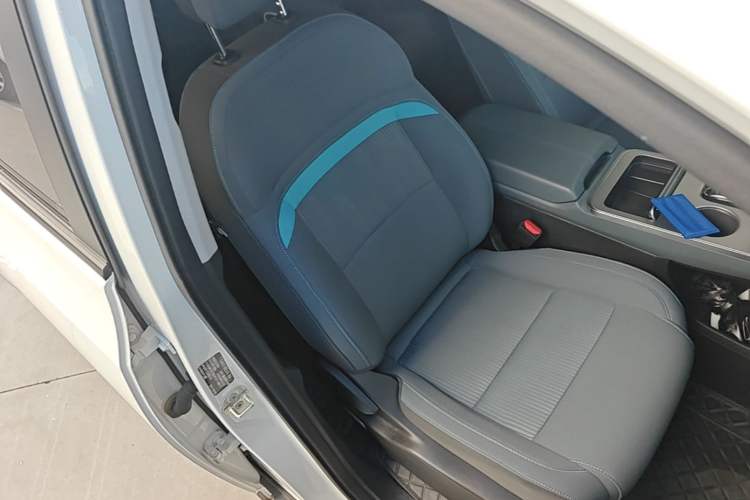Used AION Y 2024 Younger Right Front Seat