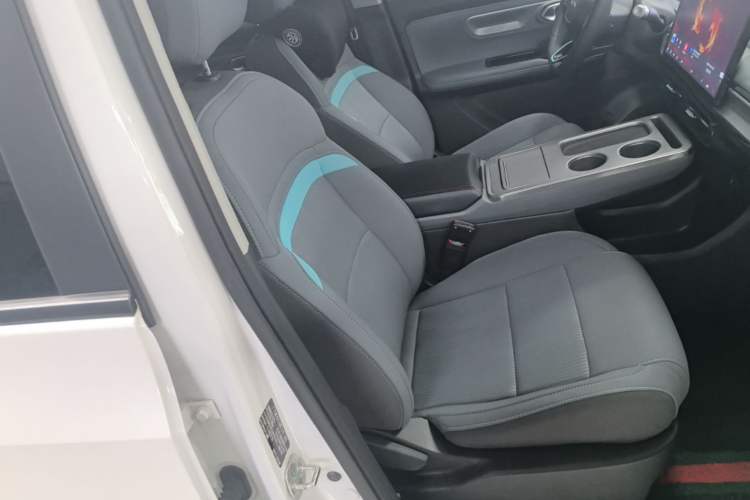 Used AION Y 2024 Younger Star Edition Right Front Seat
