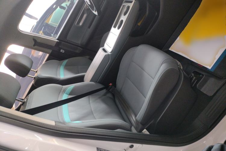 Used AION Y 2024 Younger Right Front Seat