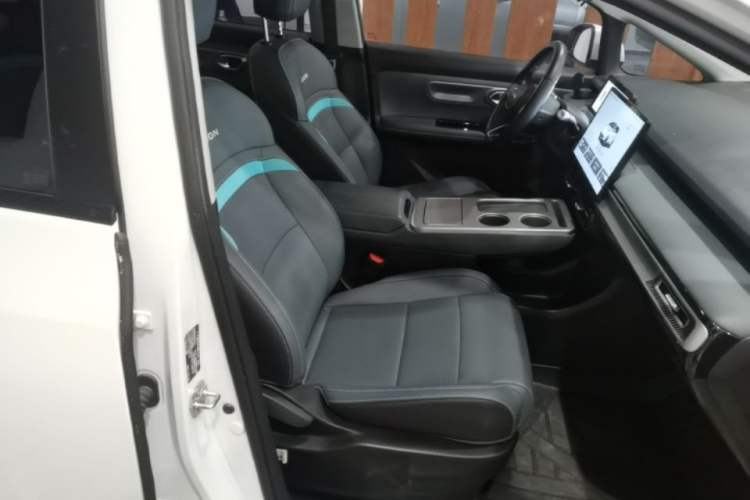 Used AION Y 2024 Younger Star Edition Right Front Seat