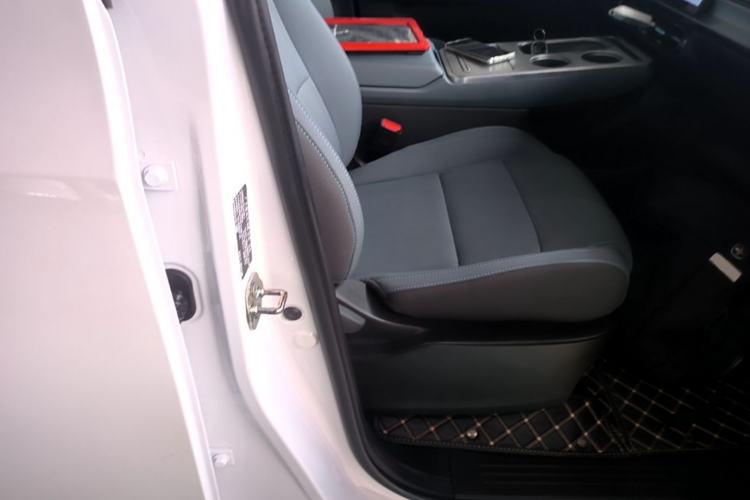 Used AION Y 2024 Younger Right Front Seat