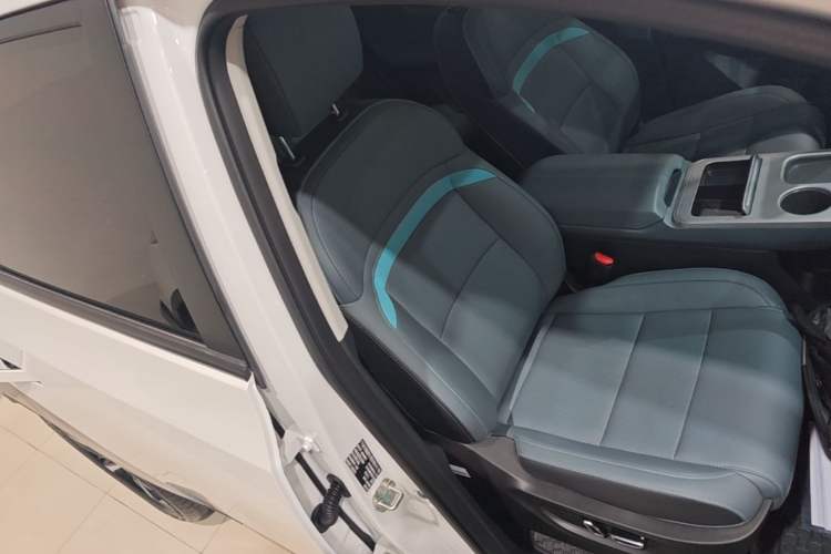 Used AION Y 2024 Plus 610 Intelligent Driving Version Right Front Seat