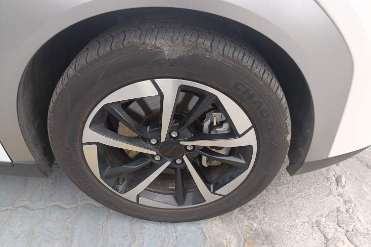 Used AION Y 2024 Plus 510 Intelligent Driving Version Right Front Wheel Hub