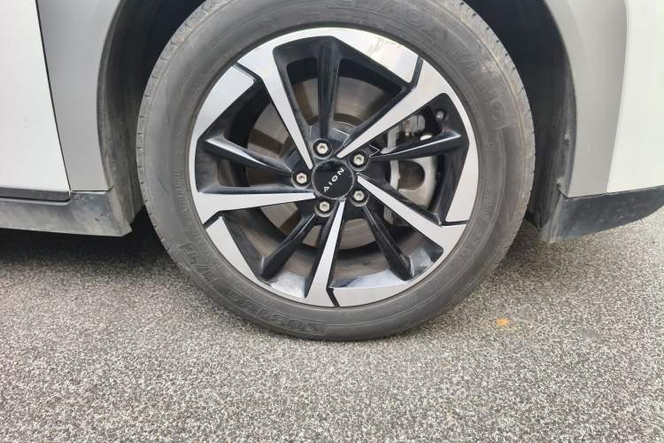 Used AION Y 2024 Younger Star Edition Right Front Wheel Hub