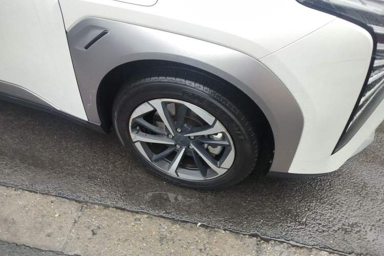 Used AION Y 2024 Younger Star Edition Right Front Wheel Hub